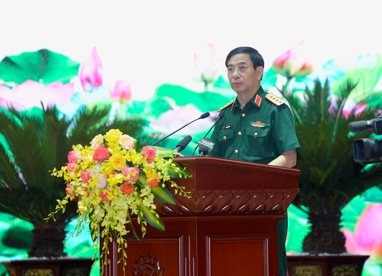 Đại tướng Phan Văn Giang, Ủy viên Bộ Chính trị, Phó Bí thư Quân ủy Trung ương, Bộ trưởng Quốc phòng phát biểu ý kiến tại Hội nghị.