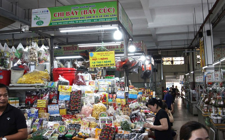 Nhãn sinh thái được dán tại các quầy.