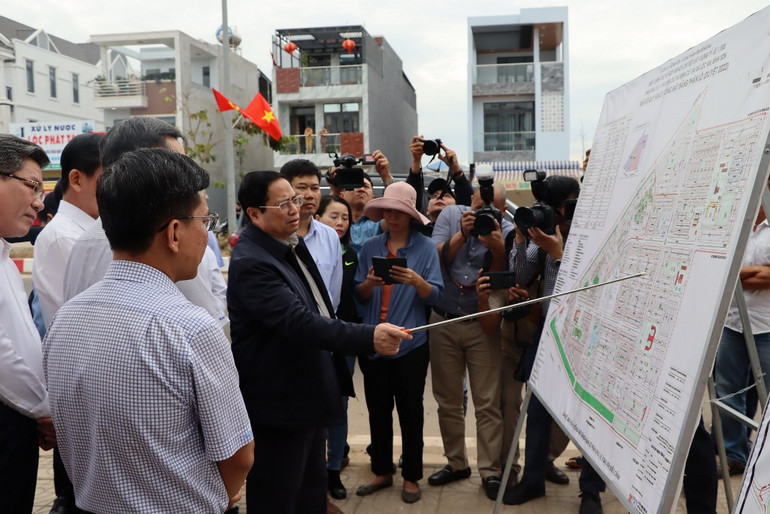 Thủ tướng Phạm Minh Chính kiểm tra khu tái định cư Lộc An -Bình Sơn.