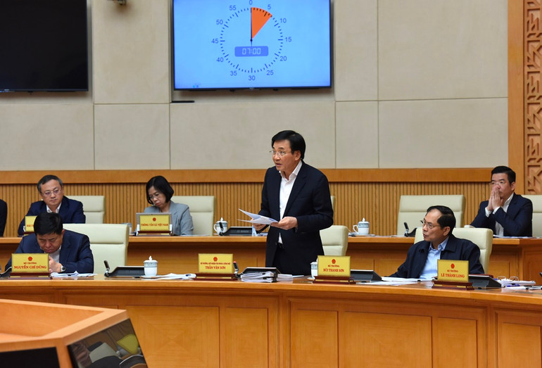 Bộ trưởng, Chủ nhiệm Văn phòng Chính phủ Trần Văn Sơn phát biểu.