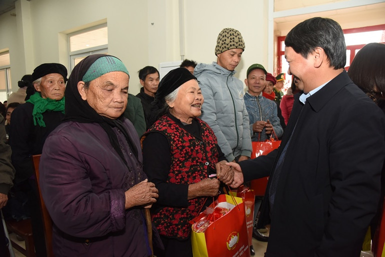 [Ảnh] Thủ tướng Phạm Minh Chính chúc Tết các đối tượng chính sách tỉnh Cao Bằng ảnh 9