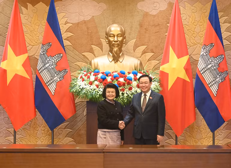 Chủ tịch Quốc hội hai nước tại buổi hội đàm.