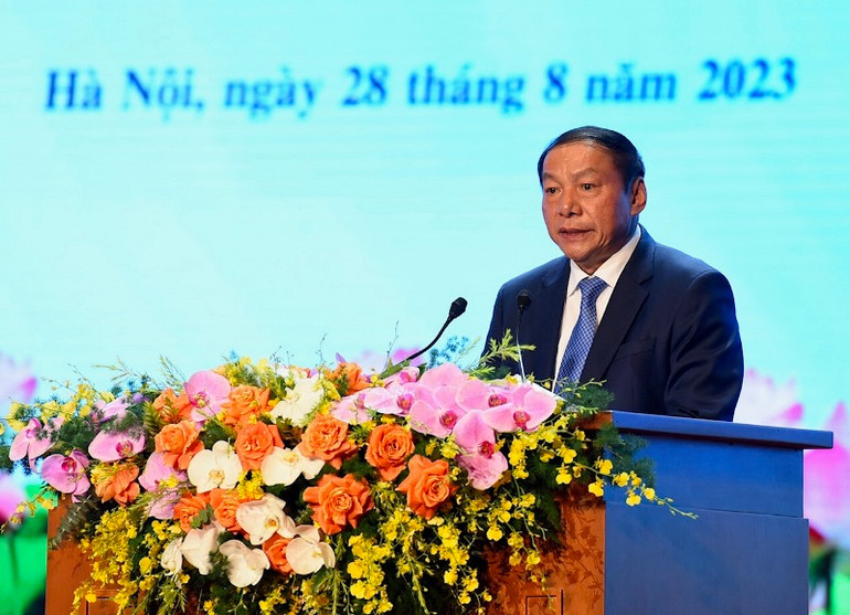 Bộ trưởng Văn hóa, Thể thao và Du lịch Nguyễn Văn Hùng phát biểu tại hội nghị. Bộ trưởng Văn hóa, Thể thao và Du lịch Nguyễn Văn Hùng phát biểu tại hội nghị.