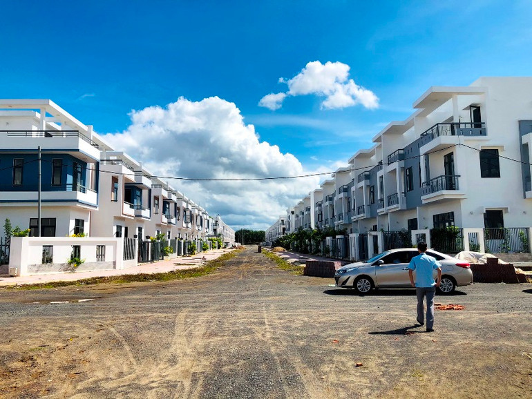 Một dãy nhà liên kế của Dự án khu dân cư Tân Thịnh.