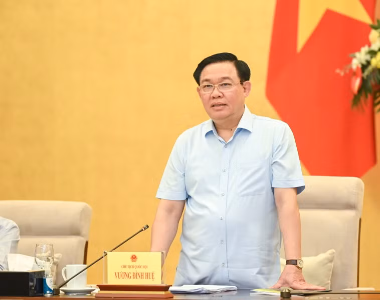 Chủ tịch Quốc hội Vương Đình Huệ phát biểu tại buổi làm việc với các chuyên gia. (Ảnh: Duy Linh)