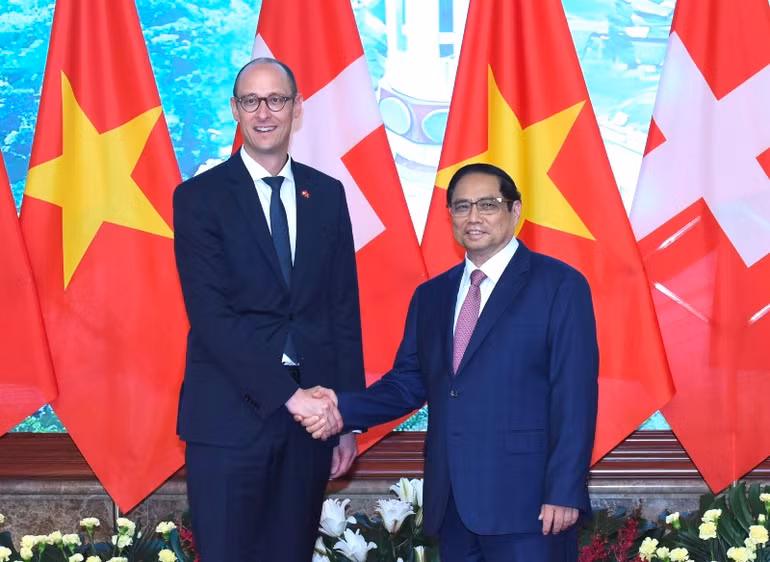 Thủ tướng Chính phủ Phạm Minh Chính và Chủ tịch Hội đồng Quốc gia (Hạ viện) Thụy Sĩ Martin Candinas.