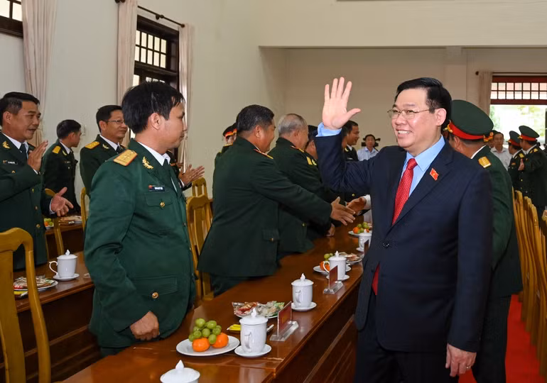 [Ảnh] Chủ tịch Quốc hội Vương Đình Huệ thăm, chúc Tết Bộ Chỉ huy quân sự tỉnh An Giang ảnh 3