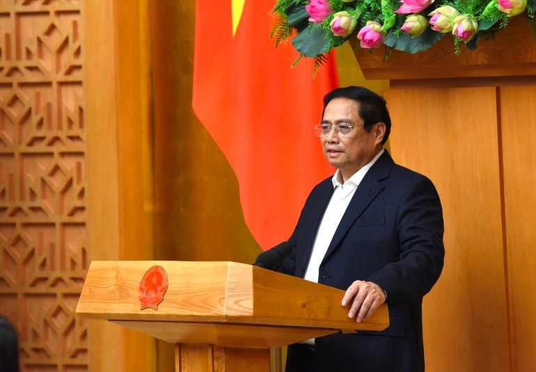 Phát biểu khai mạc phiên họp, Thủ tướng Phạm Minh Chính nêu rõ, xây dựng và hoàn thiện thể chế là 1 trong 3 đột phá chiến lược, đã được chúng ta tích cực thúc đẩy trong nhiệm kỳ này.