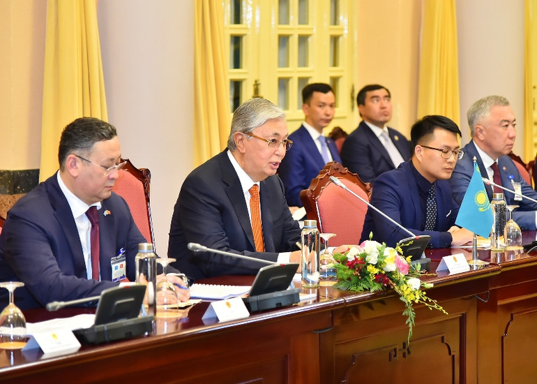 Tổng thống Cộng hòa Kazakhstan Kassym-Jomart Tokayev phát biểu tại buổi hội đàm.