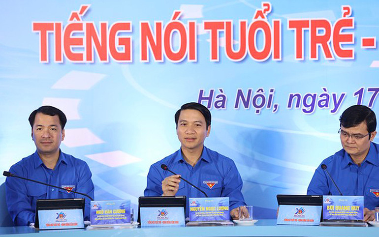 Đồng chí Nguyễn Ngọc Lương nêu những hoạt động của tổ chức Đoàn dành riêng cho văn nghệ sĩ trẻ.