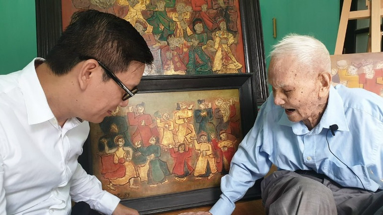 Nhà nghiên cứu mỹ thuật Nguyễn Bá Đạm trao đổi về ảnh hưởng nghệ thuật điêu khắc đình làng trong các tác phẩm của danh họa Nguyễn Tư Nghiêm.