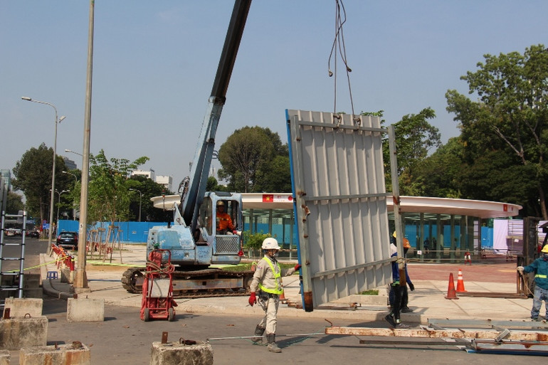 Chủ đầu tư bàn giao mặt bằng (hoàn trả Công viên 23/9, vòng xoay Quách Thị Trang), tạo không gian thoáng đãng sau 7 năm rào chắn thi công công trình.