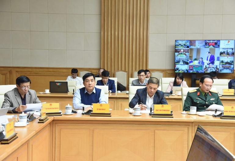 Đại diện các đơn vị thi công các công trình tham dự hội nghị.