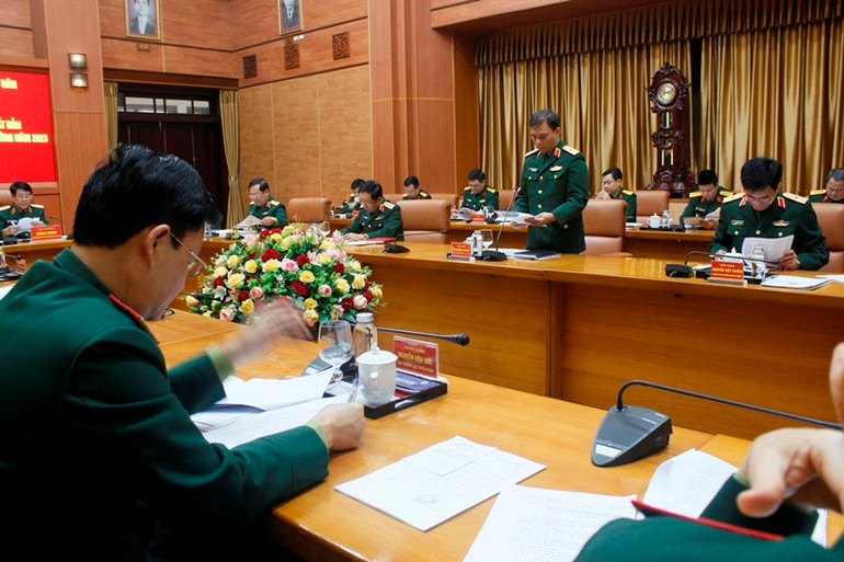 Thiếu tướng Tạ Quang Chuyên đọc báo cáo tóm tắt tại hội nghị, Thiếu tướng Tạ Quang Chuyên đọc báo cáo tóm tắt tại hội nghị,