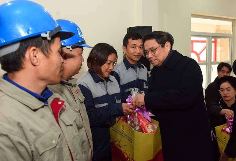 [Ảnh] Thủ tướng Phạm Minh Chính chúc Tết các đối tượng chính sách tỉnh Cao Bằng ảnh 7