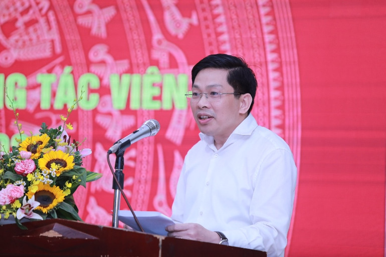 Đồng chí Đặng Văn Dũng, Phó Trưởng Ban Nội chính Trung ương phát biểu chỉ đạo hội nghị. Đồng chí Đặng Văn Dũng, Phó Trưởng Ban Nội chính Trung ương phát biểu chỉ đạo hội nghị.