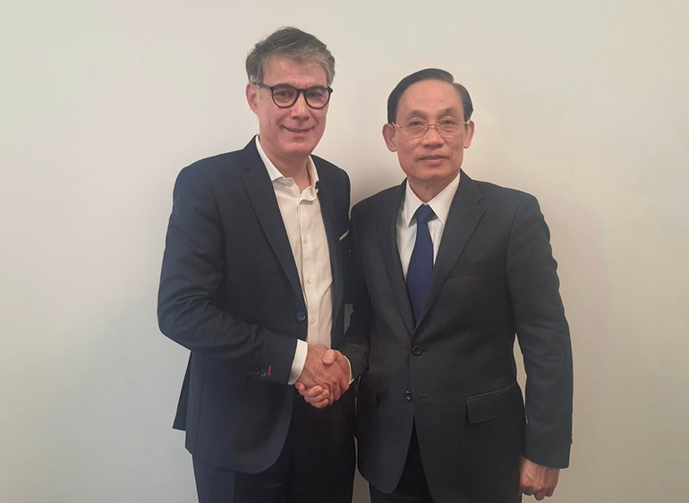 Gặp ông Olivier Faure, Bí Thư thứ nhất Đảng Xã hội Pháp.
