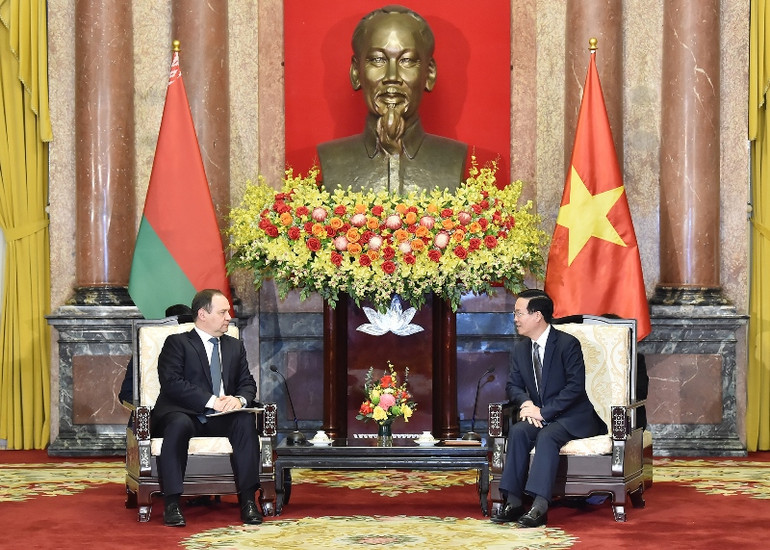 Chủ tịch nước Võ Văn Thưởng tiếp Thủ tướng Cộng hòa Belarus Roman Golovchenko.