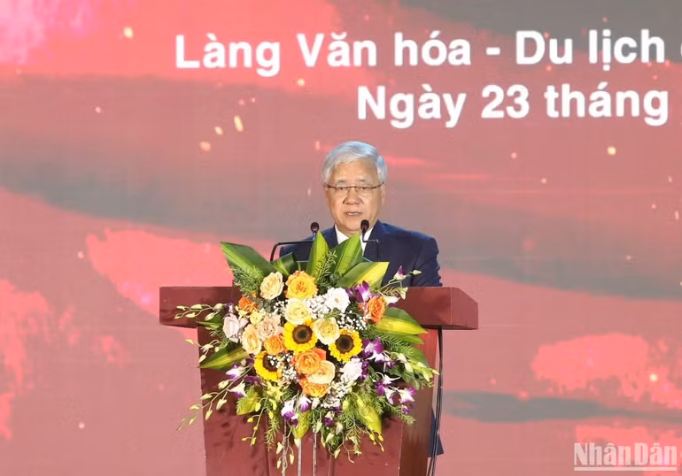 Đồng chí Đỗ Văn Chiến phát biểu chỉ đạo. (Ảnh: KHIẾU MINH)