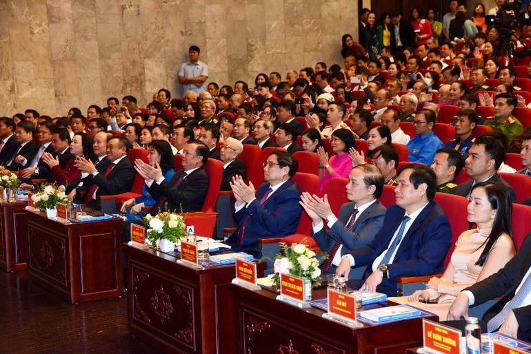 Thủ tướng Phạm Minh Chính và các đại biểu tham dự hội nghị. Thủ tướng Phạm Minh Chính và các đại biểu tham dự hội nghị.