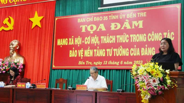 Đồng chí Hồ Thị Hoàng Yến, Phó Bí thư Thường trực Tỉnh ủy Bến Tre phát biểu tại buổi tọa đàm.