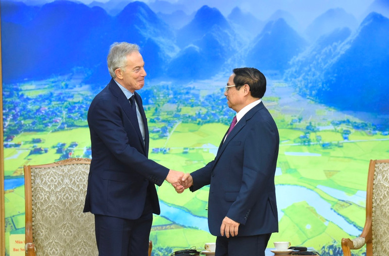 Thủ tướng Phạm Minh Chính tiễn ông Tony Blair.