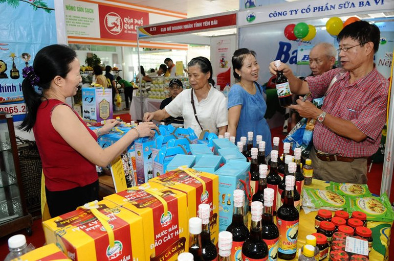 Đẩy mạnh các chương trình kích cầu tiêu dùng cuối năm. Đẩy mạnh các chương trình kích cầu tiêu dùng cuối năm.