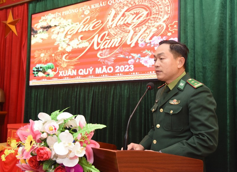 [Ảnh] Thủ tướng Phạm Minh Chính thăm, động viên và chúc Tết cán bộ, chiến sĩ Đồn Biên phòng Tà Lùng ảnh 5