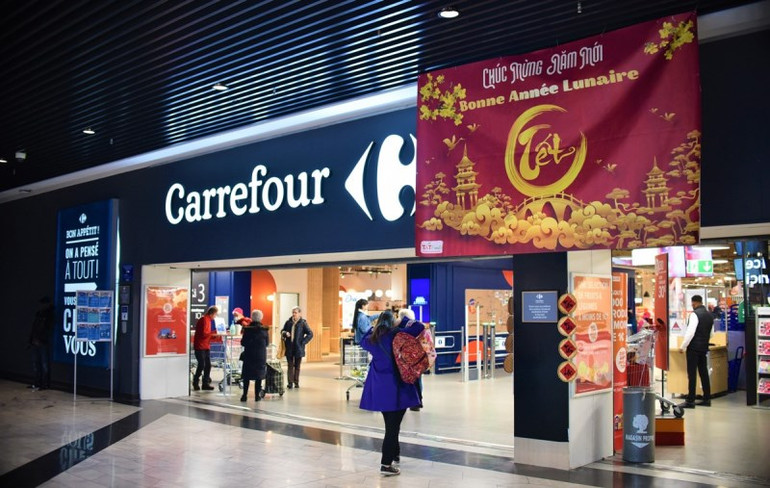 Gian hàng Việt Nam được trưng bày tại hệ thống phân phối lớn nhất nước Pháp. (Ảnh: MINH DUY)