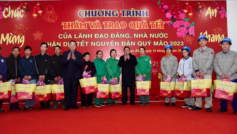 [Ảnh] Thủ tướng Phạm Minh Chính chúc Tết các đối tượng chính sách tỉnh Cao Bằng ảnh 10