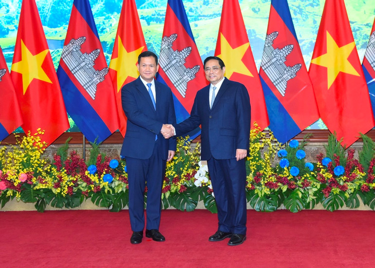 Thủ tướng Phạm Minh Chính và Thủ tướng Vương quốc Campuchia Samdech Moha Bovor Thipadei Hun Manet.
