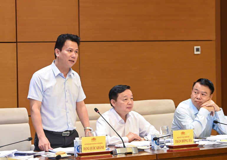 Bộ trưởng Tài nguyên và Môi trường Đặng Quốc Khánh phát biểu tại buổi làm việc.