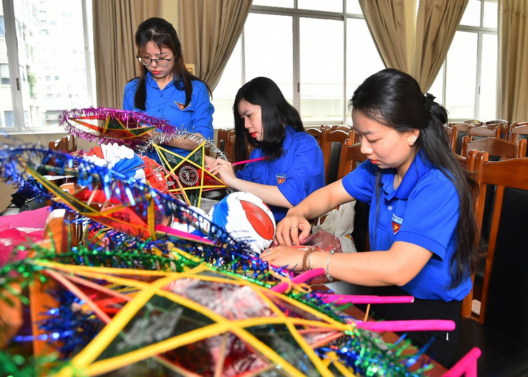 [Ảnh] Trung thu yêu thương cùng các em thiếu nhi tại Bệnh viện Phục hồi chức năng Hà Nội ảnh 2