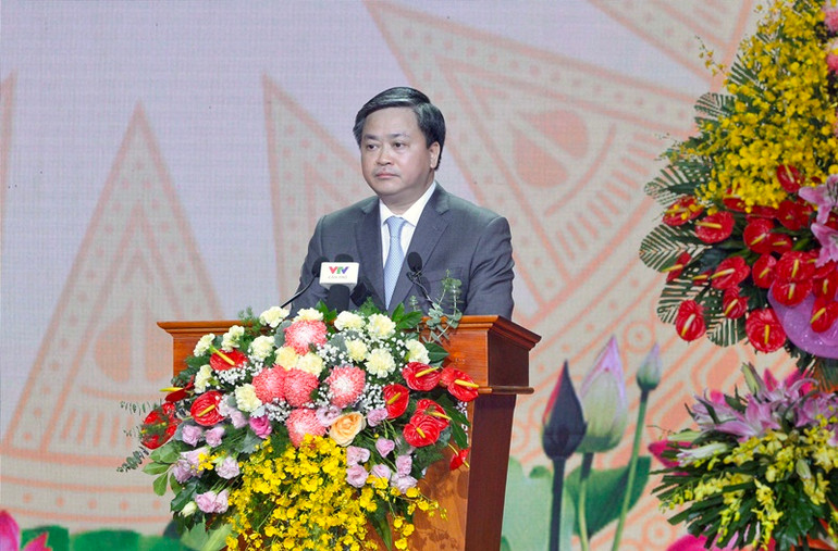 Bí thư Tỉnh ủy Lê Đức Thọ phát biểu tại buổi lễ.