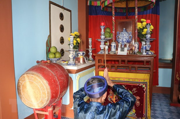 Lễ cúng thần nước tại Lăng Vạn. (Ảnh: Đinh Hương/TTXVN) Lễ cúng thần nước tại Lăng Vạn. (Ảnh: Đinh Hương/TTXVN)