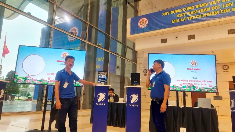 Đại biểu tham dự Đại hội sẽ điểm danh gương mặt qua mã QR Code bằng giải pháp công nghệ nhận diện khuôn mặt VnFace của VNPT. Đại biểu tham dự Đại hội sẽ điểm danh gương mặt qua mã QR Code bằng giải pháp công nghệ nhận diện khuôn mặt VnFace của VNPT.