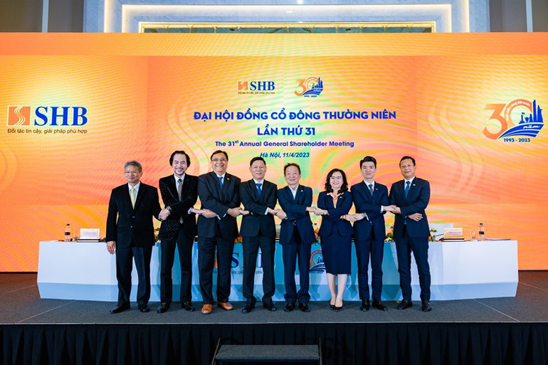 Hội đồng quản trị nhiệm kỳ 2022-2027 ra mắt Đại hội đồng cổ đông.