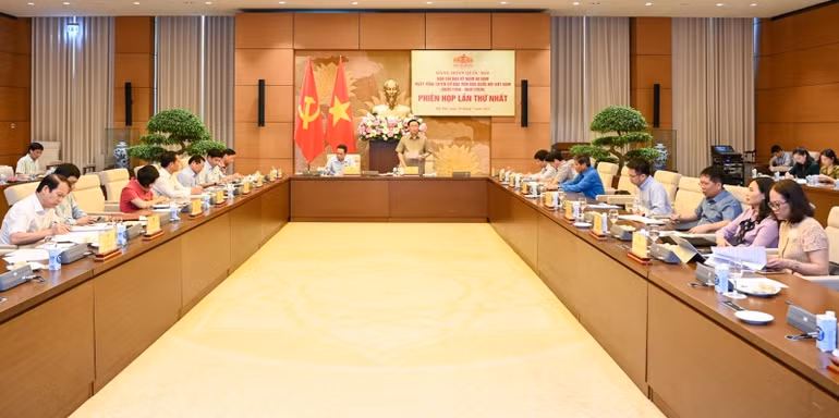 Quang cảnh phiên họp lần thứ nhất Ban Chỉ đạo kỷ niệm 80 năm Ngày Tổng tuyển cử đầu tiên. (Ảnh Duy Linh)