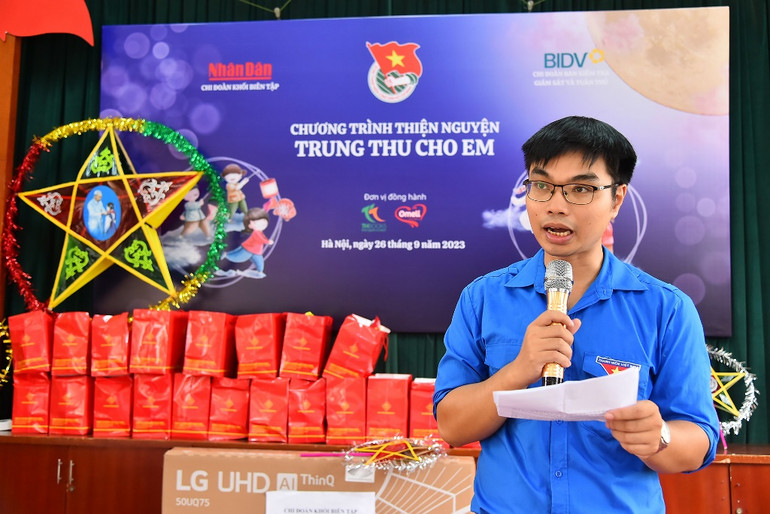 [Ảnh] Trung thu yêu thương cùng các em thiếu nhi tại Bệnh viện Phục hồi chức năng Hà Nội ảnh 14