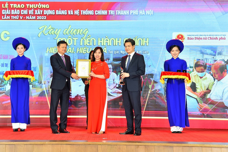 [Ảnh] Hà Nội vinh danh những tác phẩm báo chí xuất sắc về xây dựng Đảng và hệ thống chính trị ảnh 7