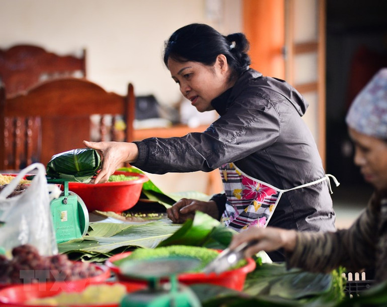 [Ảnh] Làng nghề bánh chưng gù Bản Tùy ở Hà Giang tất bật cho vụ Tết ảnh 6