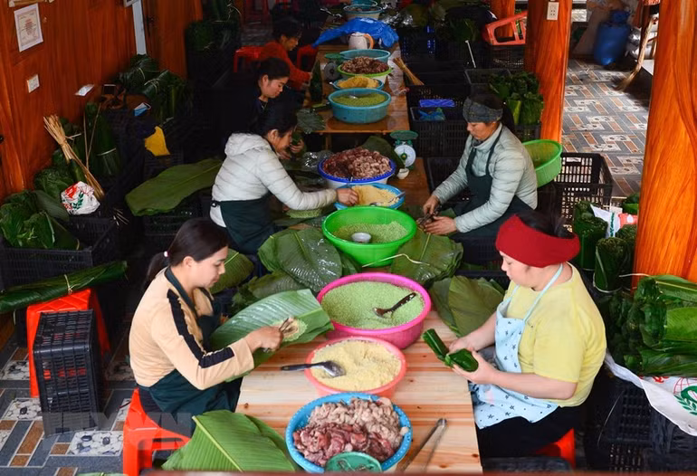 [Ảnh] Làng nghề bánh chưng gù Bản Tùy ở Hà Giang tất bật cho vụ Tết ảnh 4
