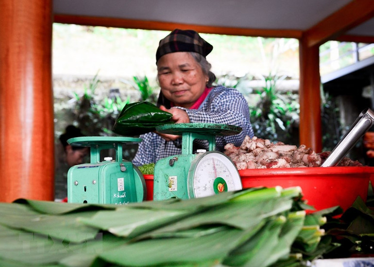 [Ảnh] Làng nghề bánh chưng gù Bản Tùy ở Hà Giang tất bật cho vụ Tết ảnh 8