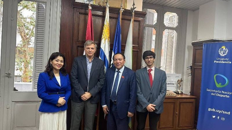 Bộ trưởng Nguyễn Văn Hùng có cuộc làm việc song phương với Ngài Sebastián Bauzá, Bộ trưởng Thể thao Uruguay. Bộ trưởng Nguyễn Văn Hùng có cuộc làm việc song phương với Ngài Sebastián Bauzá, Bộ trưởng Thể thao Uruguay.