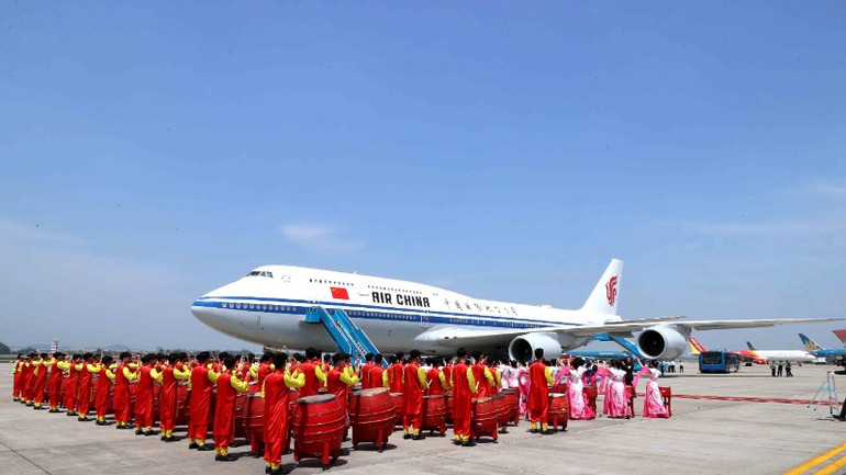 Lễ tiễn Tổng Bí thư, Chủ tịch Trung Quốc Tập Cận Bình tại Sân bay quốc tế Nội Bài. (Ảnh: DOÃN TẤN/TTXVN)