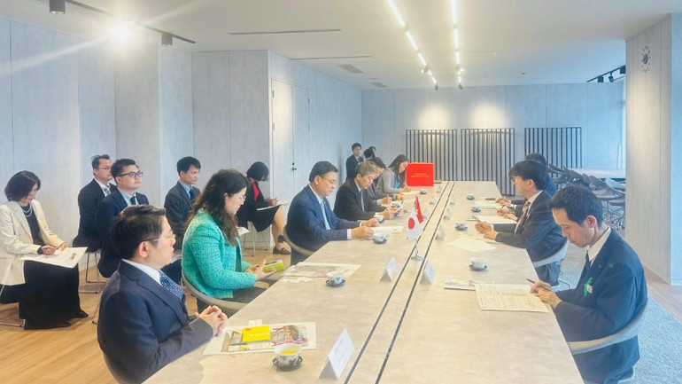 Quang cảnh buổi làm việc. (Ảnh: LÊ THƯƠNG)