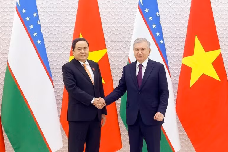Chủ tịch Quốc hội Trần Thanh Mẫn hội kiến Tổng thống Uzbekistan Shavkat Mirziyoyev. (Ảnh: TTXVN)