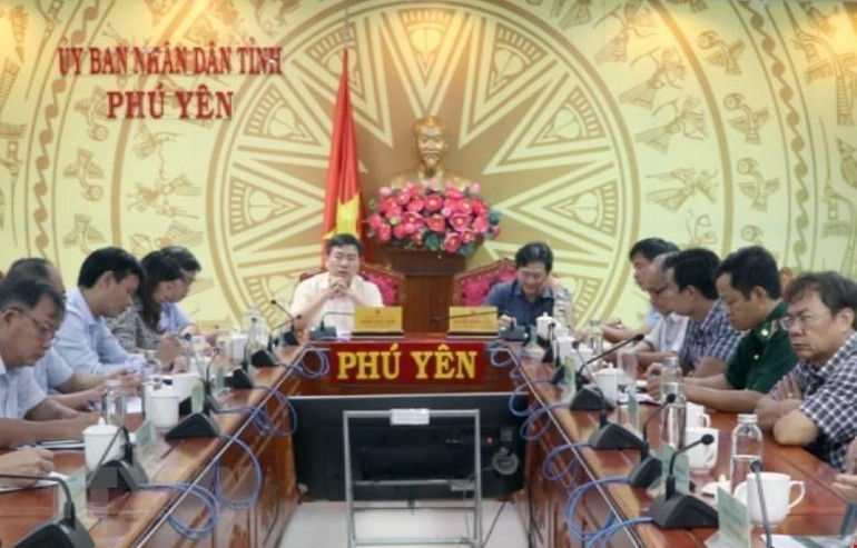 [Ảnh] Người dân tại miền trung hối hả phòng, chống bão Noru ảnh 32