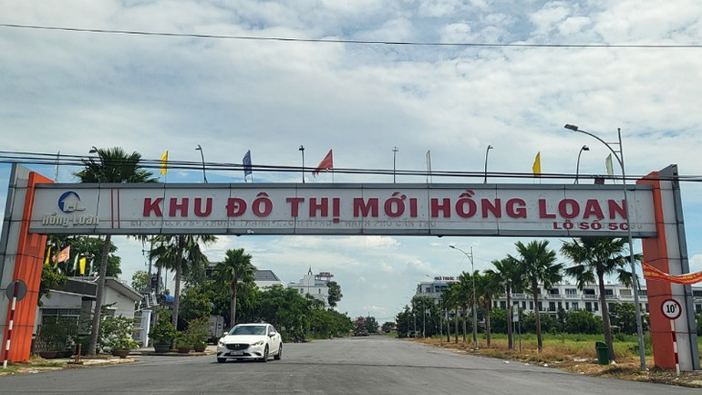 Cổng chào Khu dân cư Hưng Thạnh-Khu đô thị mới Hồng Loan.