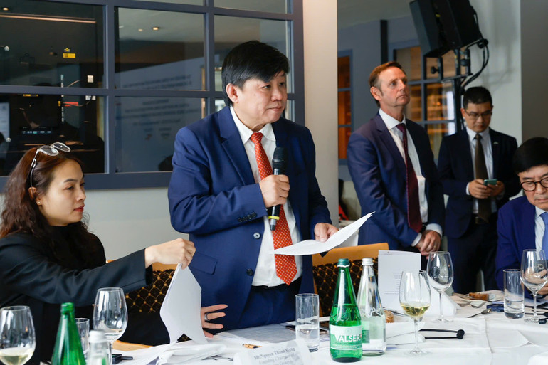 Ông Nguyễn Thanh Hùng, Chủ tịch sáng lập tập đoàn Sovico phát biểu tại hội nghị.